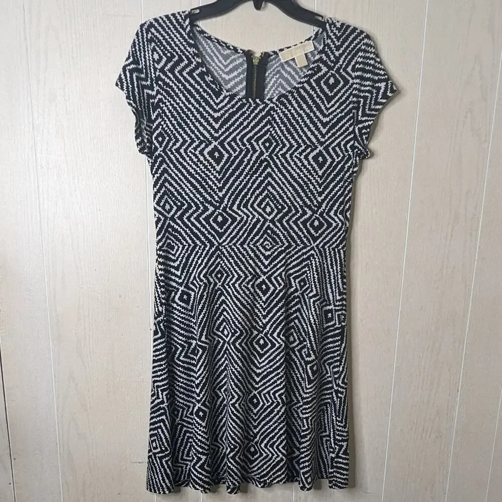 Michael Kors graphic black and white print mini dress size medium
